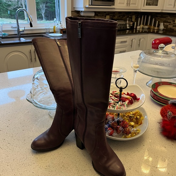 Size 7 purple Blondo waterproof heeled boots - Picture 2 of 11